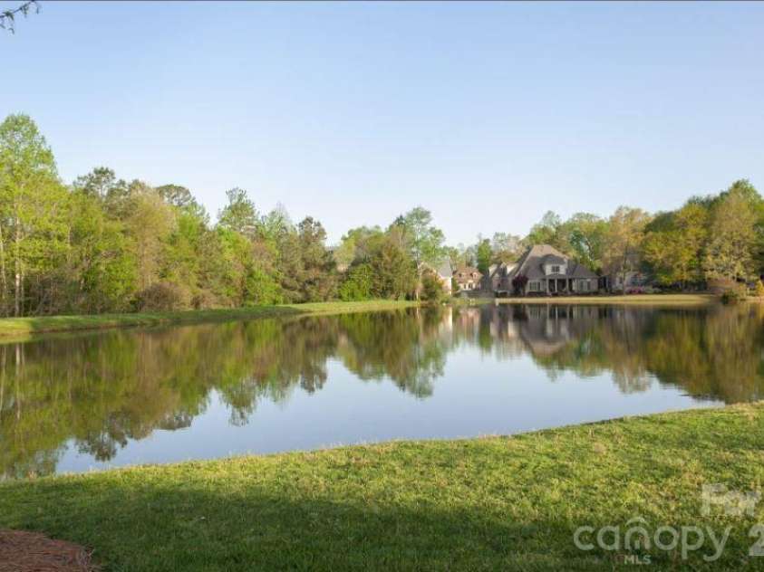1407 Jack White Drive, Rock Hill, SC 29732.  MLS# CAR4305579, YatesRealty ID 4561. Community Lakes