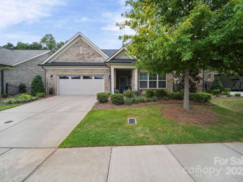5256 Courtyard Lane, Belmont, NC 28012.  MLS# CAR4299282, YatesRealty ID 4561. 
