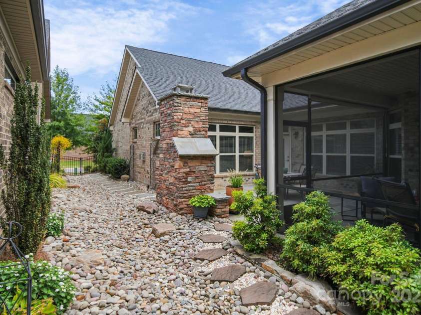 5256 Courtyard Lane, Belmont, NC 28012.  MLS# CAR4299282, YatesRealty ID 4561. Hardscape at courtyard