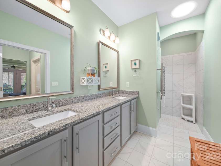 5256 Courtyard Lane, Belmont, NC 28012.  MLS# CAR4299282, YatesRealty ID 4561. Primary Bathroom