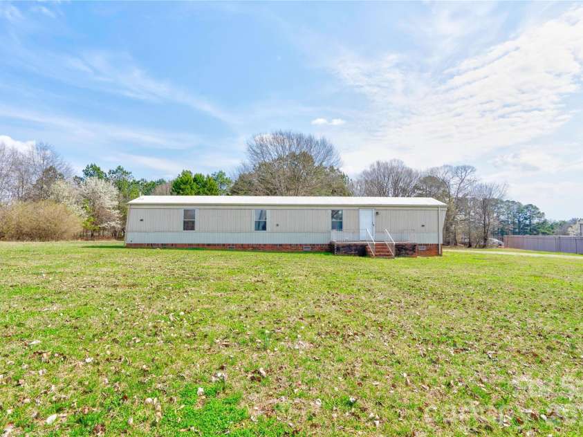 2728 Polkville Road, Shelby, NC 28150.  MLS# CAR4357982, YatesRealty ID 45613. 