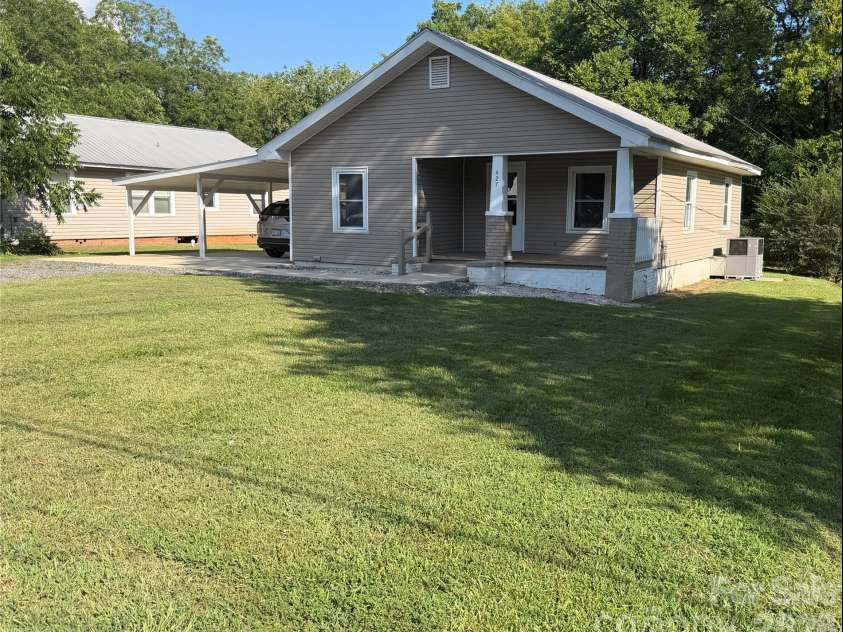 427 Whitley Street, Norwood, NC 28128.  MLS# CAR4416217, YatesRealty ID 45614. 