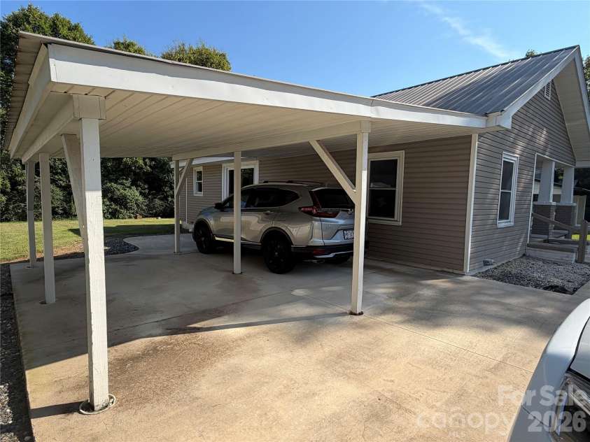 427 Whitley Street, Norwood, NC 28128.  MLS# CAR4416217, YatesRealty ID 45614. 