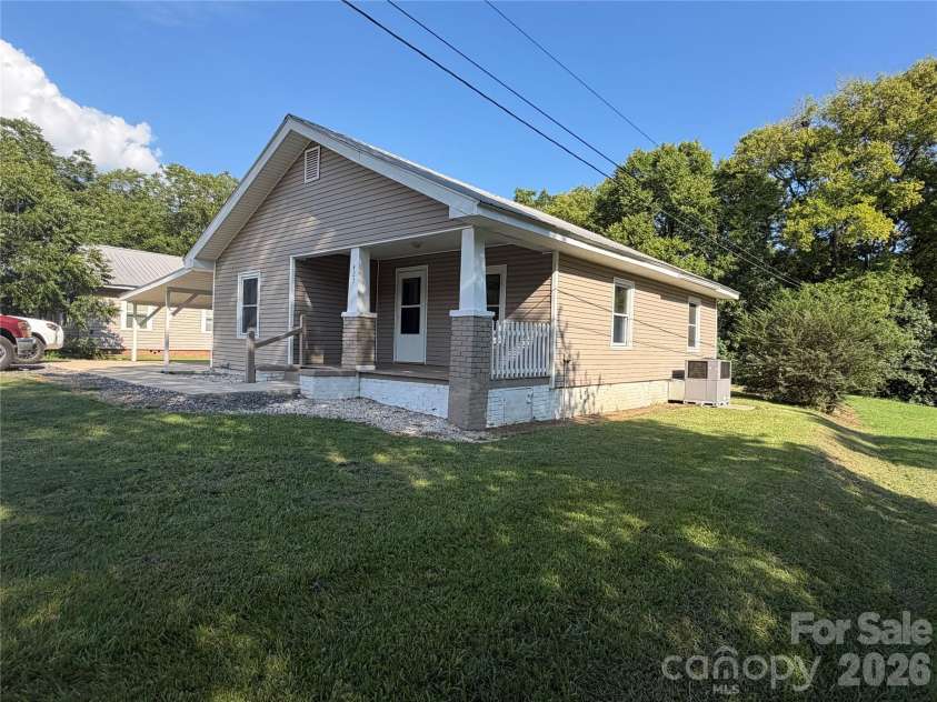 427 Whitley Street, Norwood, NC 28128.  MLS# CAR4416217, YatesRealty ID 45614. 