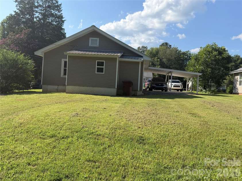 427 Whitley Street, Norwood, NC 28128.  MLS# CAR4416217, YatesRealty ID 45614. 