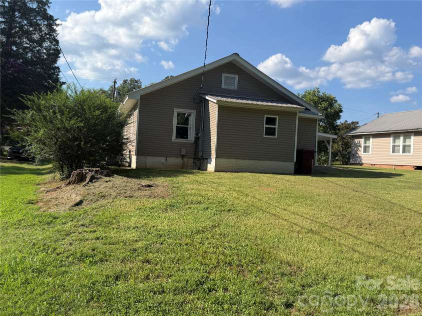 427 Whitley Street, Norwood, NC 28128.  MLS# CAR4416217, YatesRealty ID 45614. 