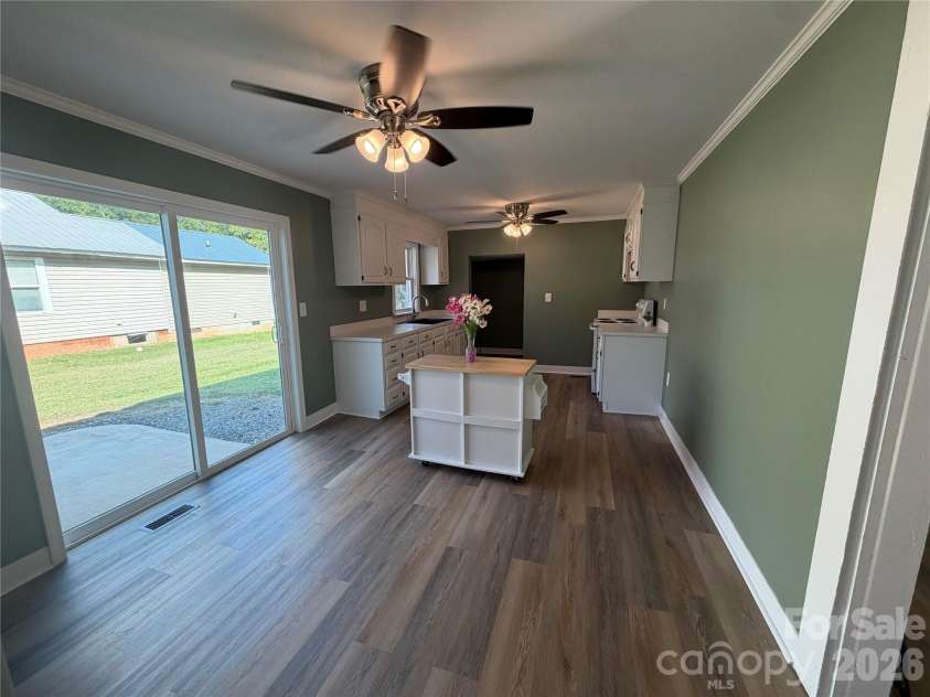 427 Whitley Street, Norwood, NC 28128.  MLS# CAR4416217, YatesRealty ID 45614. Kitchen