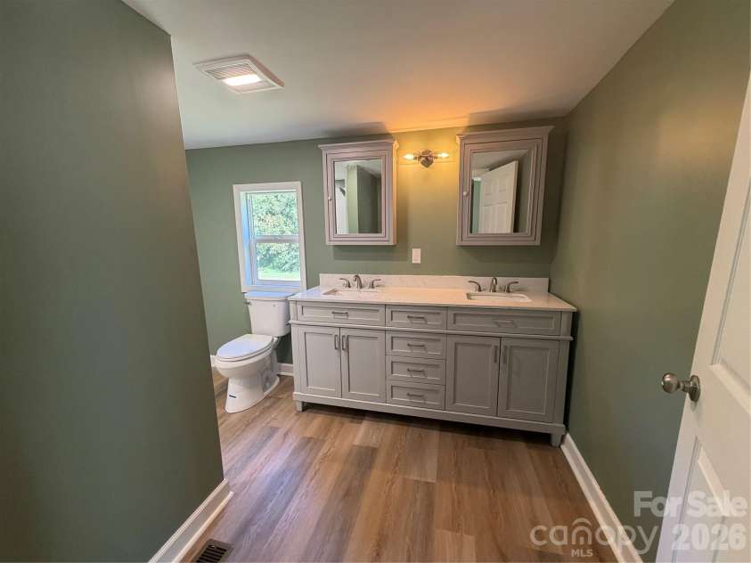 427 Whitley Street, Norwood, NC 28128.  MLS# CAR4416217, YatesRealty ID 45614. Master Bath