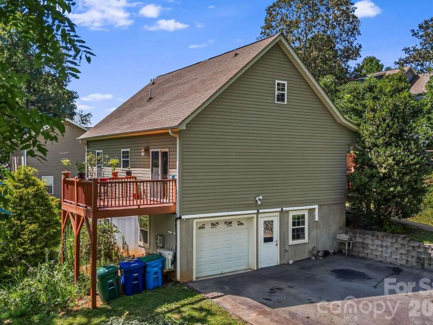 16 Heather Mist Drive, Weaverville, NC 28787.  MLS# CAR4416646, YatesRealty ID 45615. 