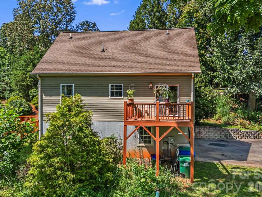 16 Heather Mist Drive, Weaverville, NC 28787.  MLS# CAR4416646, YatesRealty ID 45615. 
