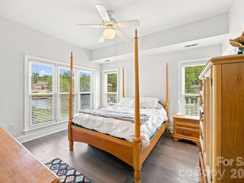 19318 Mary Ardrey Circle, Cornelius, NC 28031.  MLS# CAR4416590, YatesRealty ID 45616. 