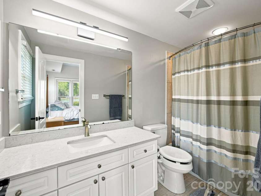 19318 Mary Ardrey Circle, Cornelius, NC 28031.  MLS# CAR4416590, YatesRealty ID 45616. 
