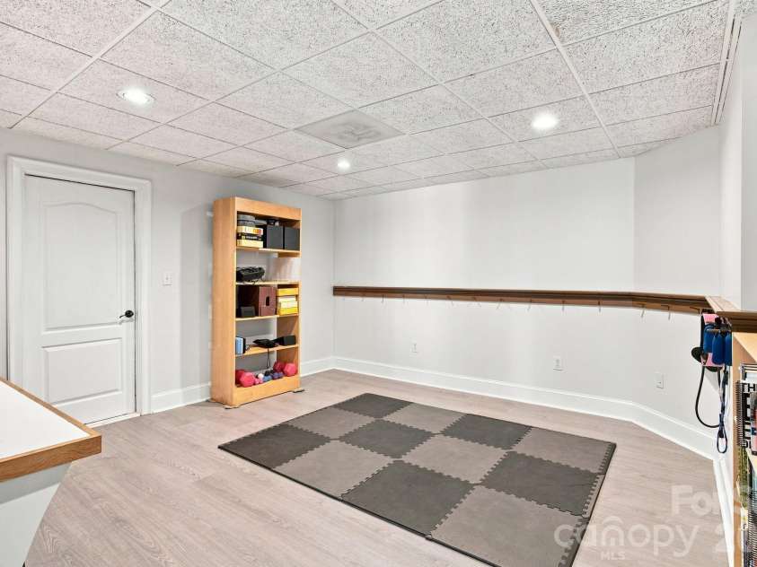 19318 Mary Ardrey Circle, Cornelius, NC 28031.  MLS# CAR4416590, YatesRealty ID 45616. 