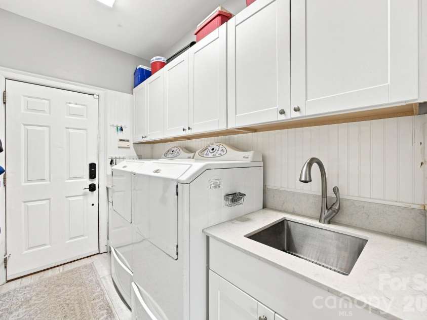 19318 Mary Ardrey Circle, Cornelius, NC 28031.  MLS# CAR4416590, YatesRealty ID 45616. Laundry Room