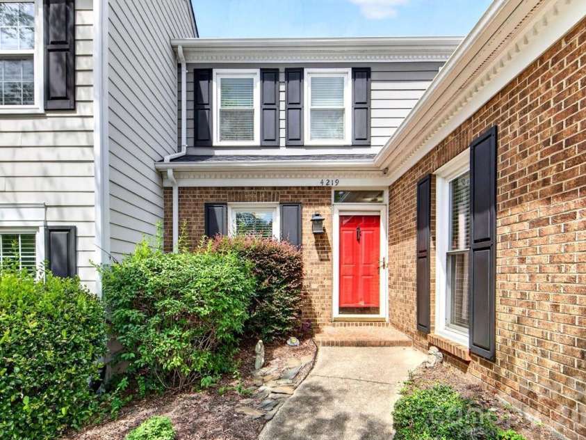 4219 Blacktree Lane, Charlotte, NC 28226.  MLS# CAR4416389, YatesRealty ID 45617. 