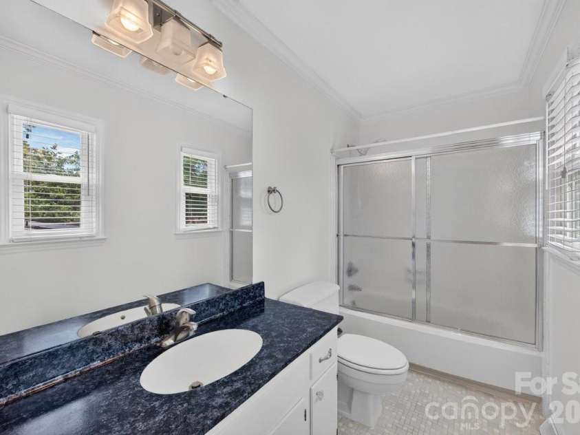 4219 Blacktree Lane, Charlotte, NC 28226.  MLS# CAR4416389, YatesRealty ID 45617. 