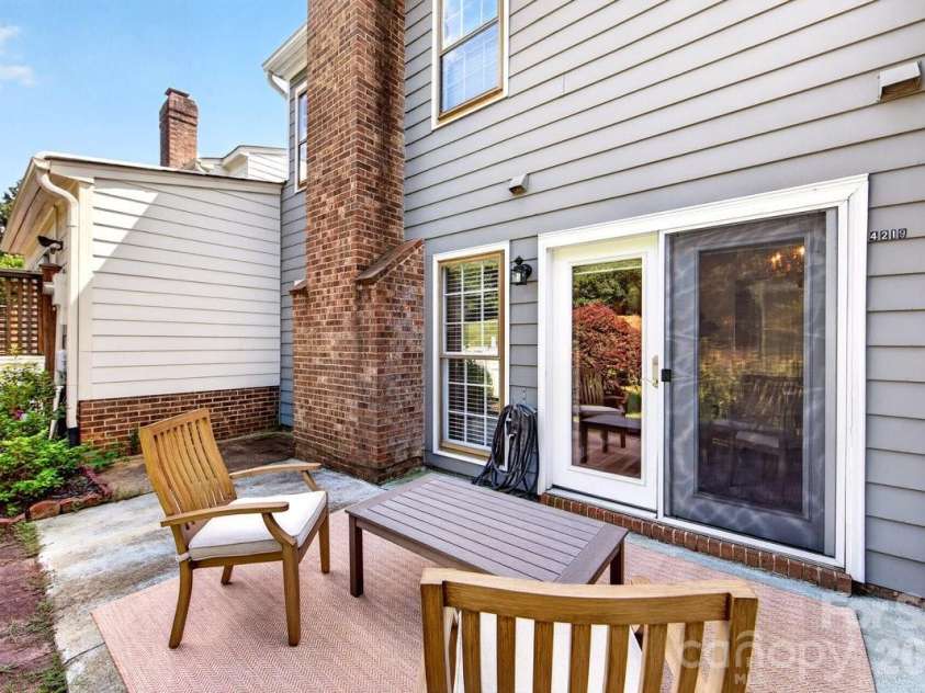 4219 Blacktree Lane, Charlotte, NC 28226.  MLS# CAR4416389, YatesRealty ID 45617. 