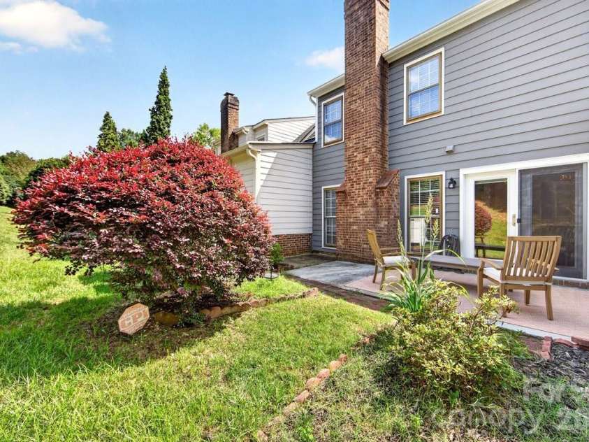 4219 Blacktree Lane, Charlotte, NC 28226.  MLS# CAR4416389, YatesRealty ID 45617. 