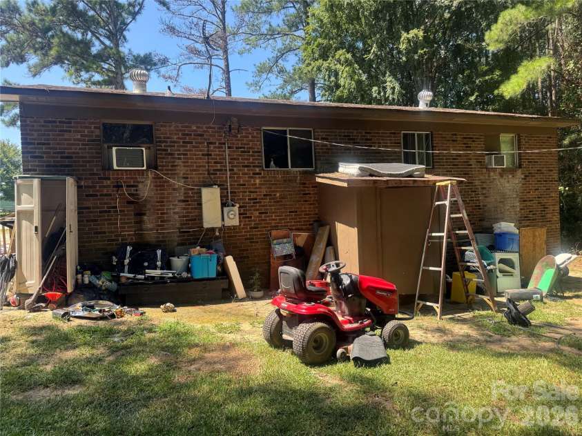 833 Wisteria Way, Lancaster, SC 29720.  MLS# CAR4416390, YatesRealty ID 45619. 