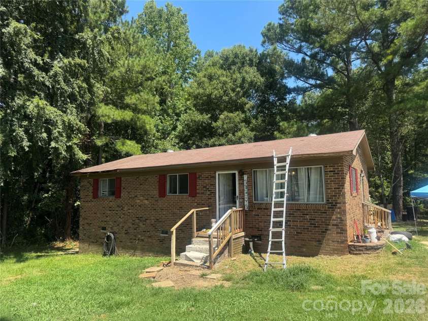 833 Wisteria Way, Lancaster, SC 29720.  MLS# CAR4416390, YatesRealty ID 45619. 
