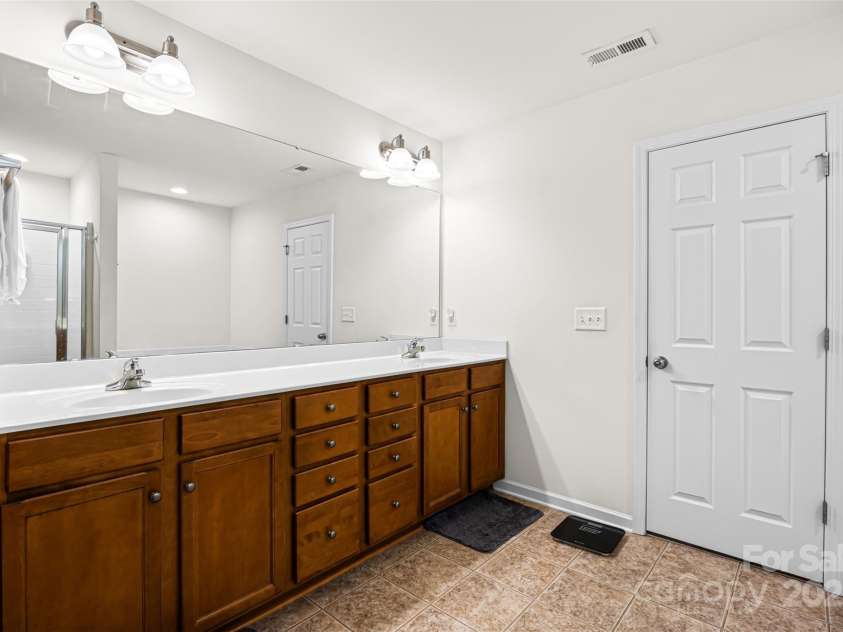 723 Winding Way, Rock Hill, SC 29732.  MLS# CAR4322146, YatesRealty ID 4562. Huge Primary Bathroom