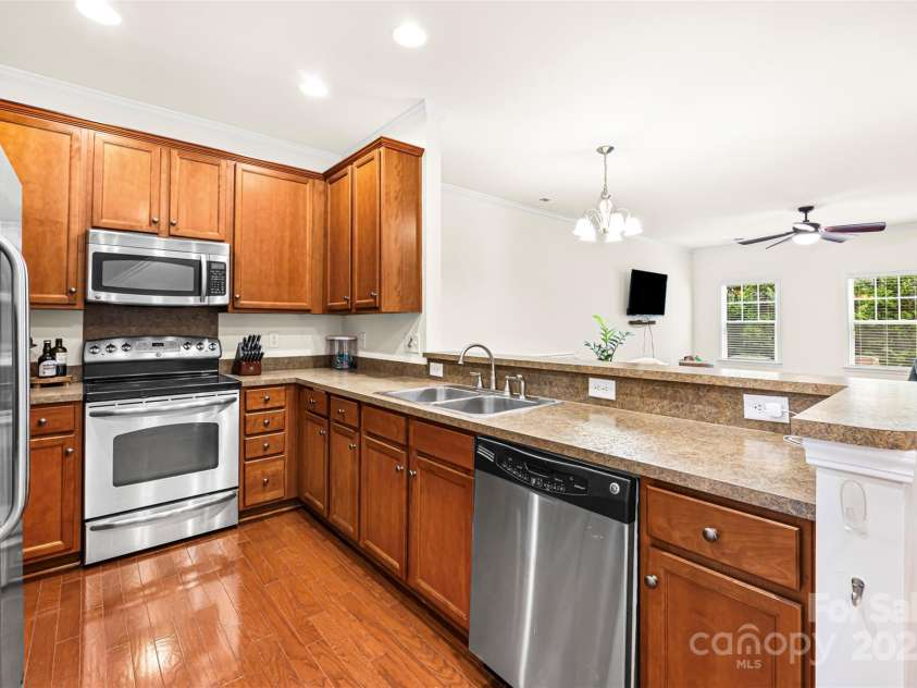 723 Winding Way, Rock Hill, SC 29732.  MLS# CAR4322146, YatesRealty ID 4562. Kitchen