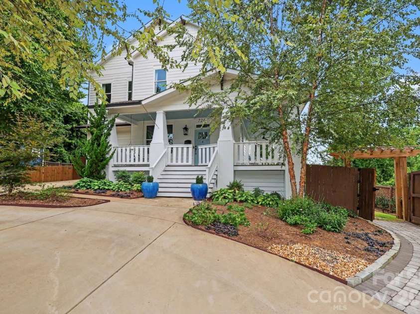 720 17th Street, Charlotte, NC 28205.  MLS# CAR4412206, YatesRealty ID 45620. 720 E. 17th St.