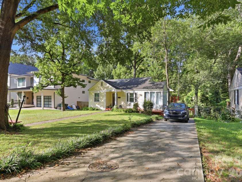 2316 Kingsbury Drive, Charlotte, NC 28205.  MLS# CAR4416606, YatesRealty ID 45622. 