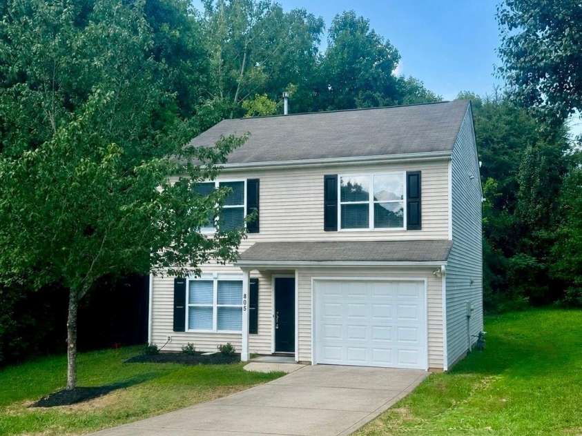 805 Mattox Court, Charlotte, NC 28216.  MLS# CAR4416530, YatesRealty ID 45623. 