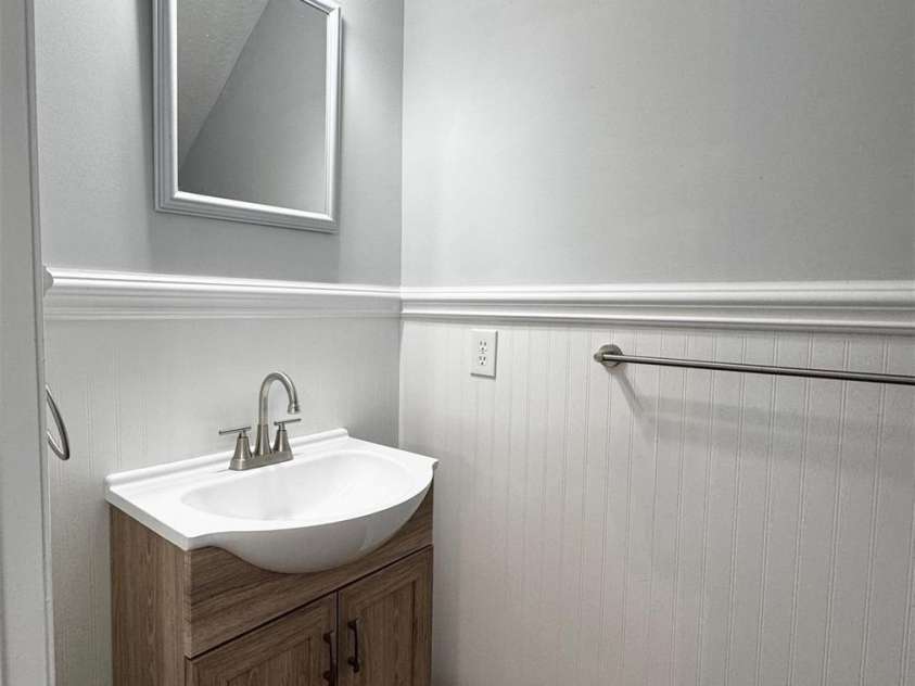 805 Mattox Court, Charlotte, NC 28216.  MLS# CAR4416530, YatesRealty ID 45623. 