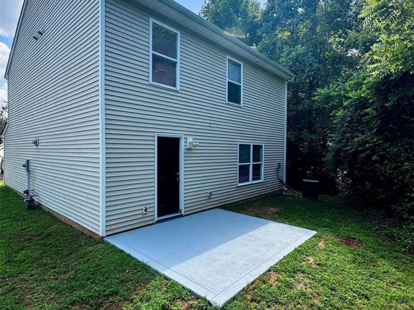 805 Mattox Court, Charlotte, NC 28216.  MLS# CAR4416530, YatesRealty ID 45623. 