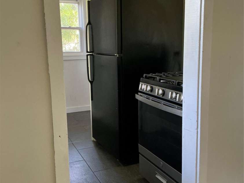 827 Forest Street, Hendersonville, NC 28739.  MLS# CAR4416484, YatesRealty ID 45624. Unit A kirchen