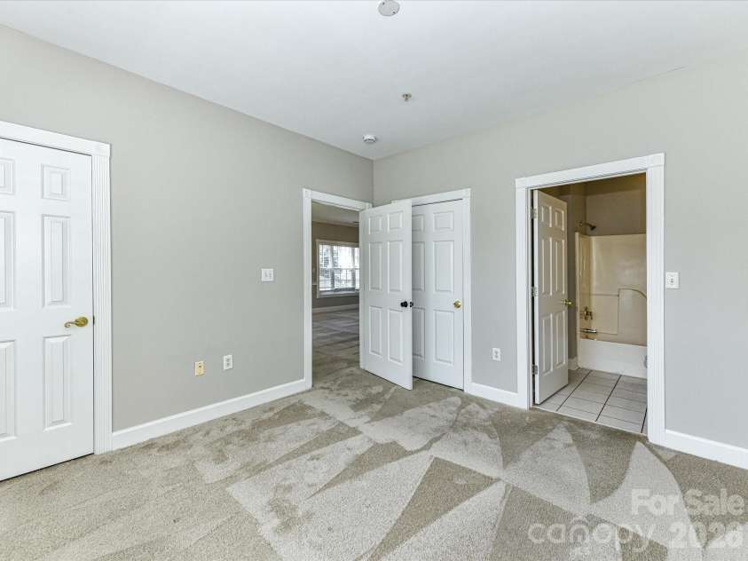 8658 Coralbell Lane, Charlotte, NC 28213.  MLS# CAR4407572, YatesRealty ID 45625. 