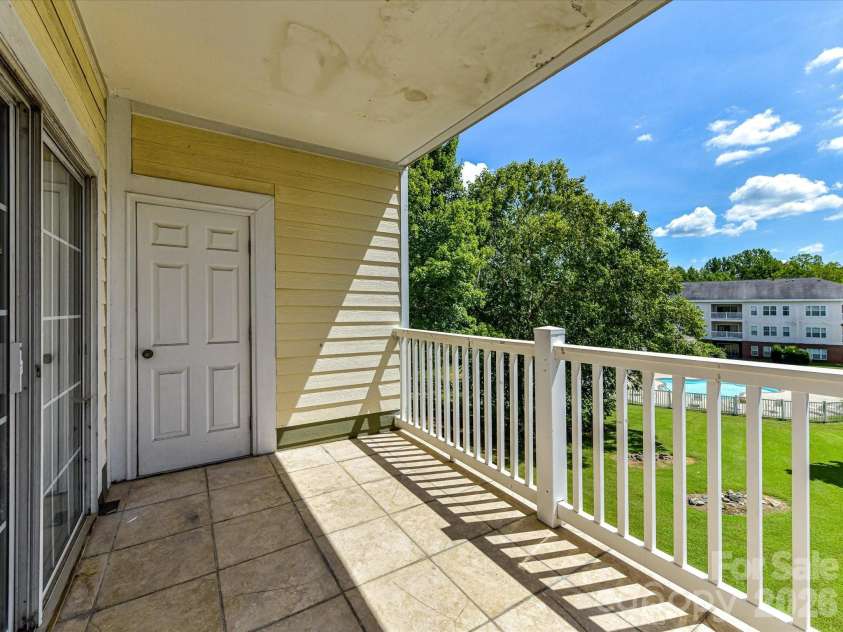 8658 Coralbell Lane, Charlotte, NC 28213.  MLS# CAR4407572, YatesRealty ID 45625. 