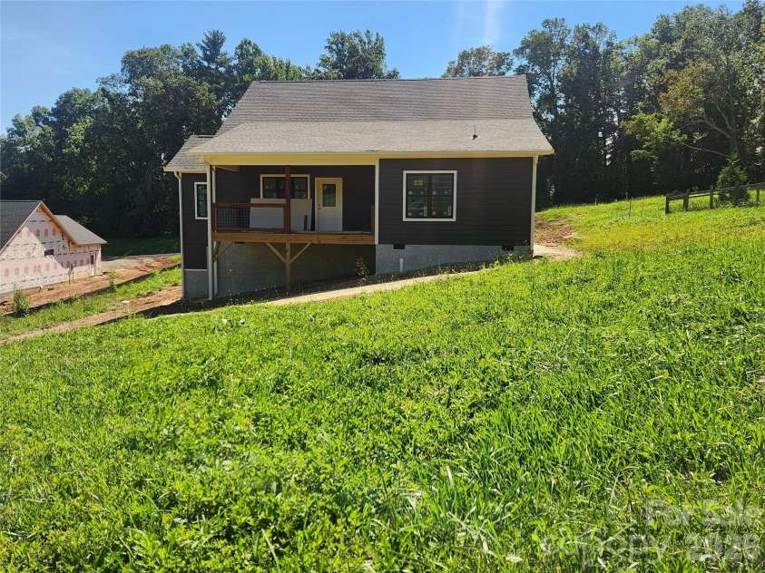 10 Setter Lane, Weaverville, NC 28787.  MLS# CAR4415776, YatesRealty ID 45626. 