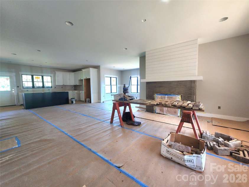10 Setter Lane, Weaverville, NC 28787.  MLS# CAR4415776, YatesRealty ID 45626. 