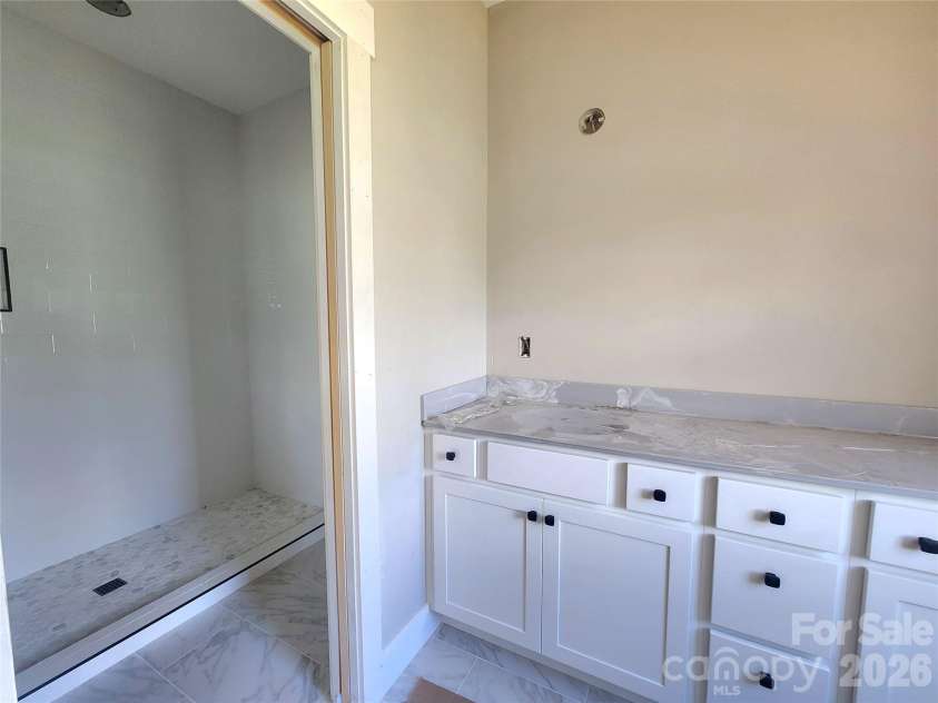 10 Setter Lane, Weaverville, NC 28787.  MLS# CAR4415776, YatesRealty ID 45626. 