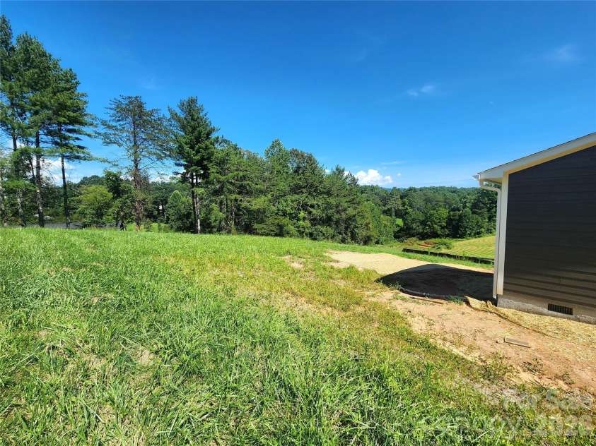 10 Setter Lane, Weaverville, NC 28787.  MLS# CAR4415776, YatesRealty ID 45626. 