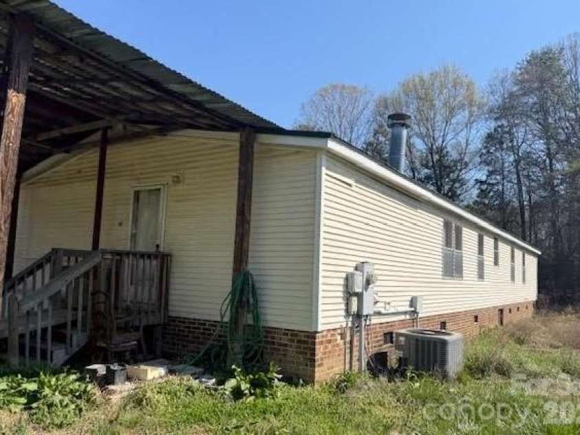3942 Providence Mill Road, Maiden, NC 28650.  MLS# CAR4416672, YatesRealty ID 45628. 