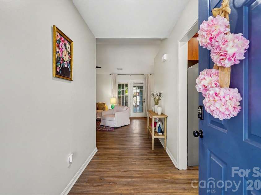 5906 Meadow Hill Drive, Charlotte, NC 28212.  MLS# CAR4405281, YatesRealty ID 45629. 