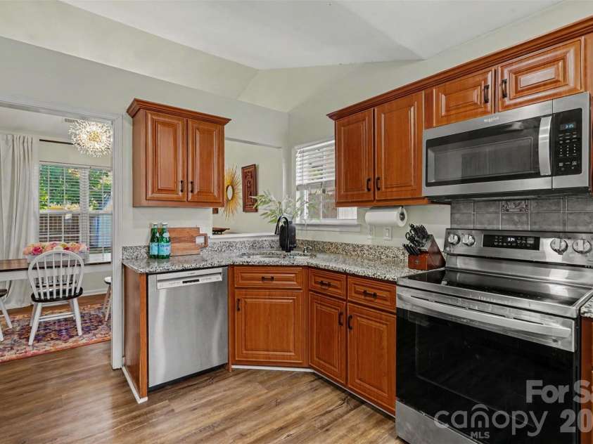 5906 Meadow Hill Drive, Charlotte, NC 28212.  MLS# CAR4405281, YatesRealty ID 45629. 