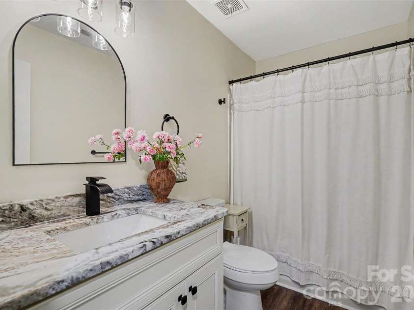 5906 Meadow Hill Drive, Charlotte, NC 28212.  MLS# CAR4405281, YatesRealty ID 45629. 