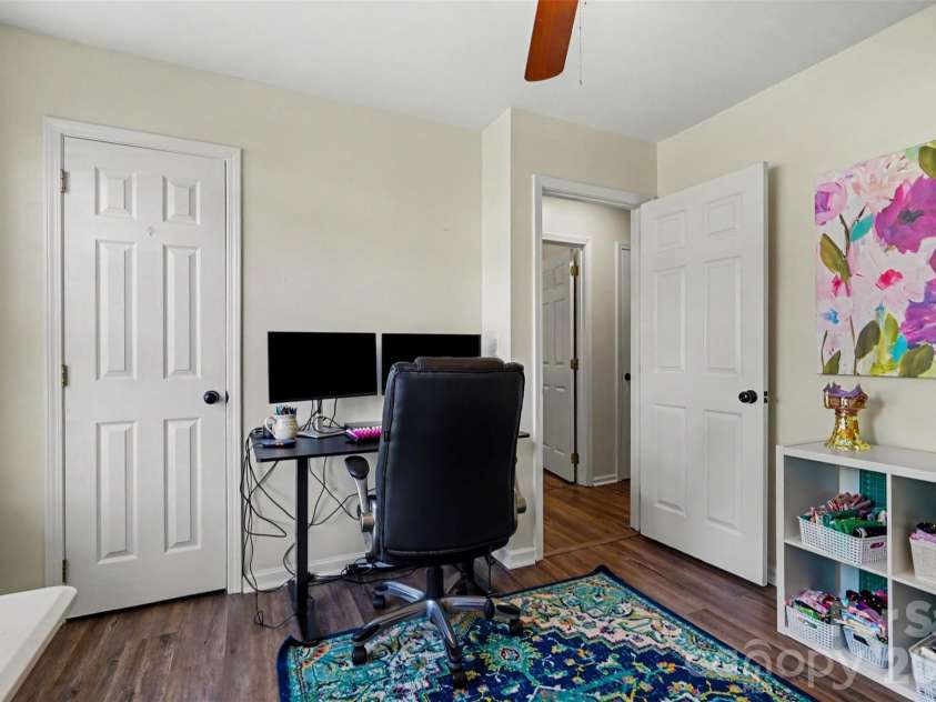 5906 Meadow Hill Drive, Charlotte, NC 28212.  MLS# CAR4405281, YatesRealty ID 45629. 