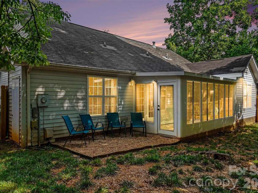 5906 Meadow Hill Drive, Charlotte, NC 28212.  MLS# CAR4405281, YatesRealty ID 45629. 