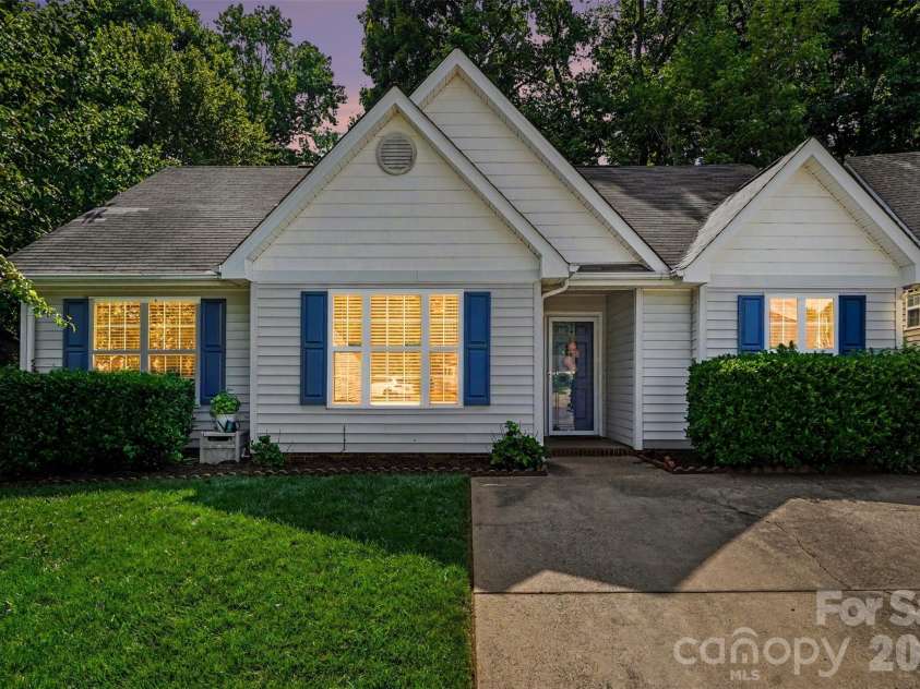 5906 Meadow Hill Drive, Charlotte, NC 28212.  MLS# CAR4405281, YatesRealty ID 45629. 