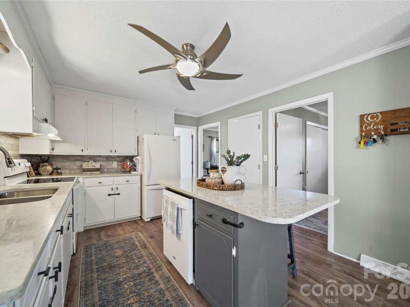 162 Vineyard Road, Norwood, NC 28128.  MLS# CAR4338073, YatesRealty ID 4563. 