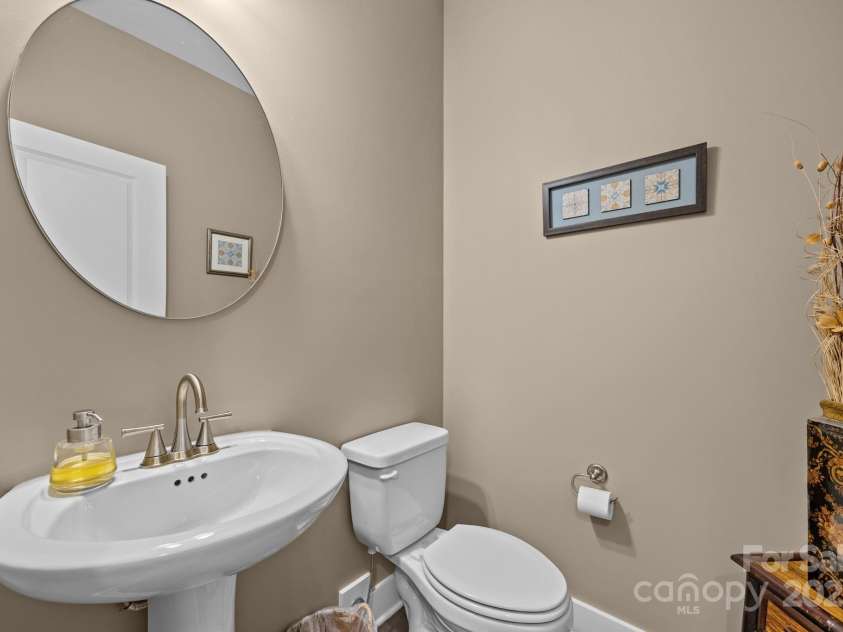 513 Sweet Birch Park Lane, Black Mountain, NC 28711.  MLS# CAR4322583, YatesRealty ID 4563. 