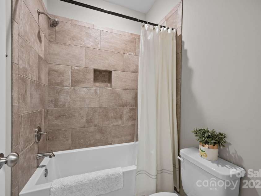 513 Sweet Birch Park Lane, Black Mountain, NC 28711.  MLS# CAR4322583, YatesRealty ID 4563. 