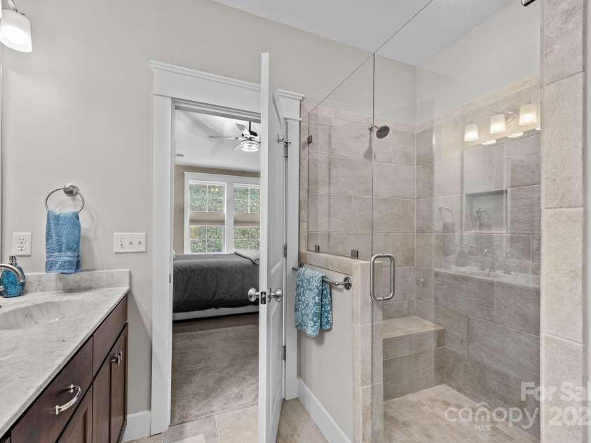 513 Sweet Birch Park Lane, Black Mountain, NC 28711.  MLS# CAR4322583, YatesRealty ID 4563. Orimary bedroom bathroom