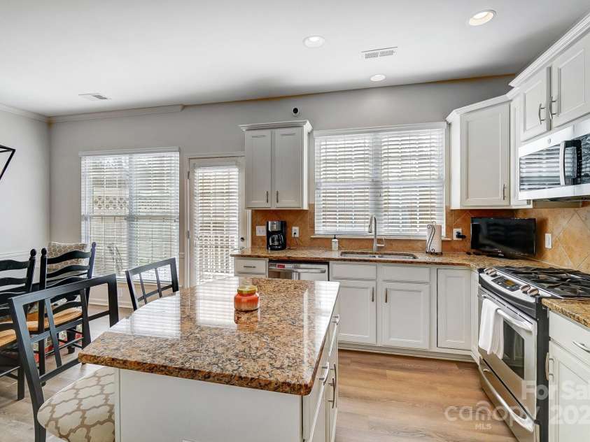 582 Sixth Baxter Crossing, Fort Mill, SC 29708.  MLS# CAR4227225, YatesRealty ID 4563. 